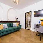 Bucharest Central Apartment Inter